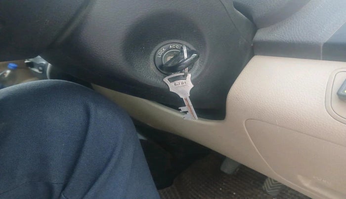 2013 Hyundai Eon ERA +, CNG, Manual, 1,26,840 km, interior