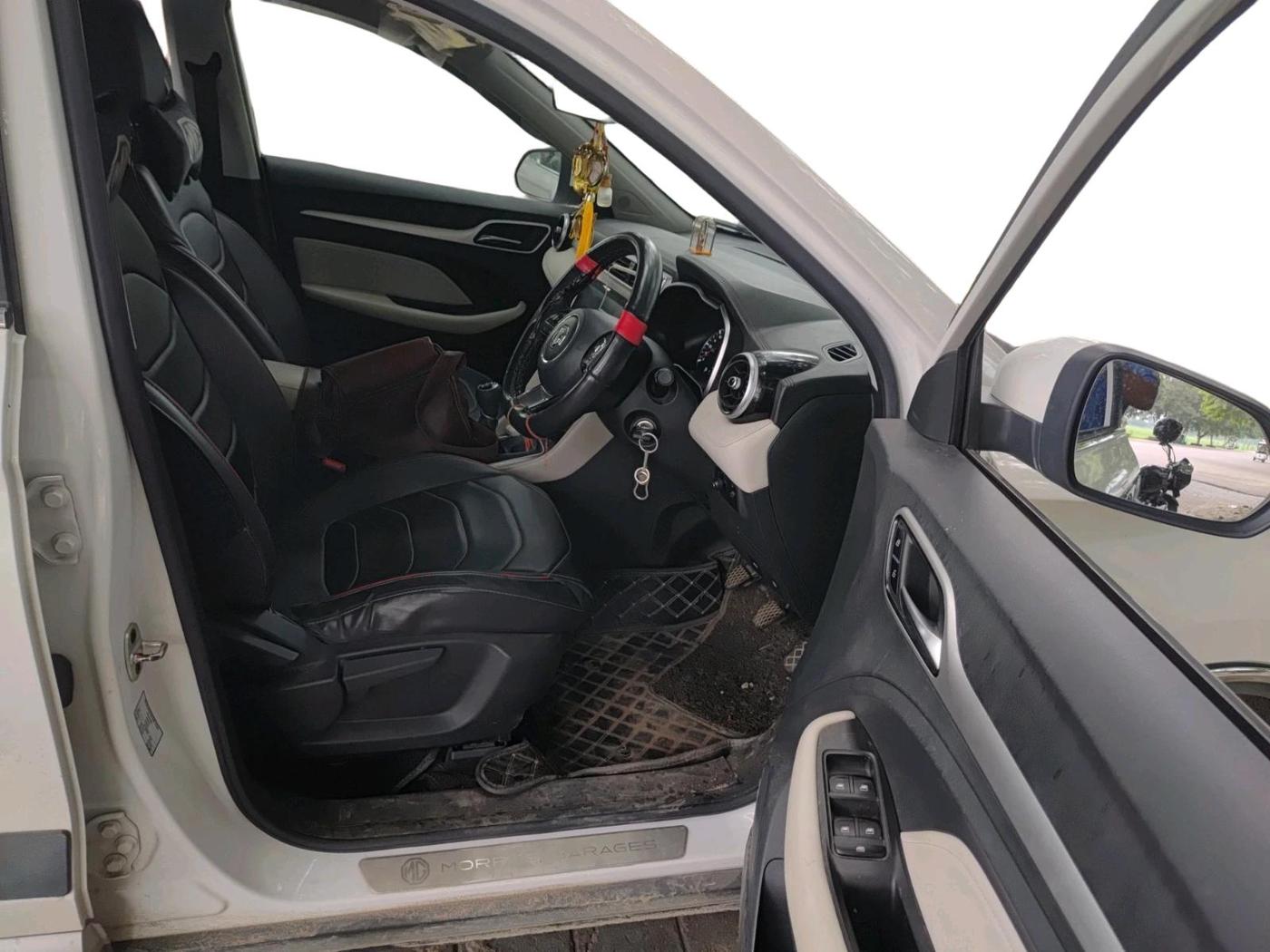 2022 MG ASTOR SUPER 1.5 MT, Petrol, Manual, 27,804 km, interior