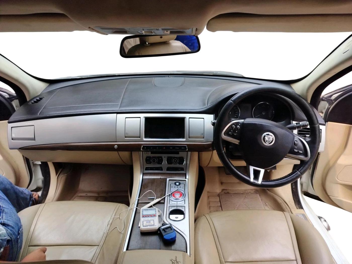2013 Jaguar XF 3.0 DIESEL, Diesel, Automatic, 81,810 km, interior