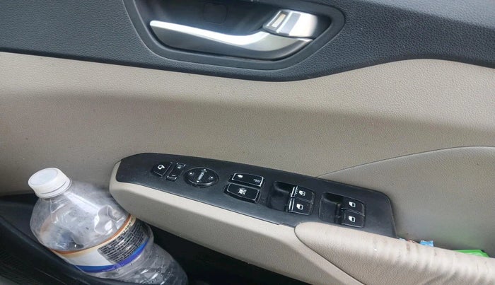 2021 Hyundai Verna SX (O)1.5 MPi, Petrol, Manual, 1,20,715 km, interior