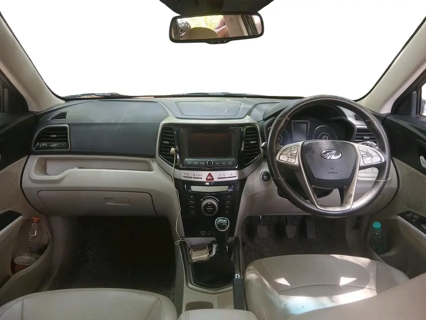 2020 Mahindra XUV300 W8 (O) 1.2 PETROL, Petrol, Manual, 97,661 km, interior