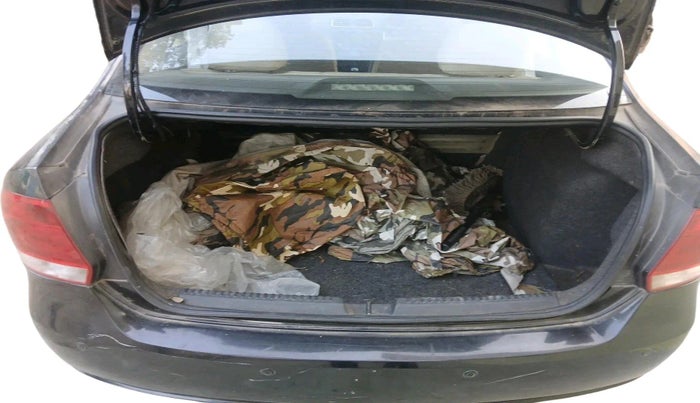 2011 Volkswagen Vento COMFORTLINE 1.6, Petrol, Manual, 92,513 km, exterior