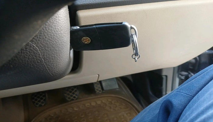 2011 Volkswagen Vento COMFORTLINE 1.6, Petrol, Manual, 92,513 km, interior