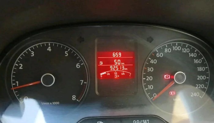 2011 Volkswagen Vento COMFORTLINE 1.6, Petrol, Manual, 92,513 km, interior