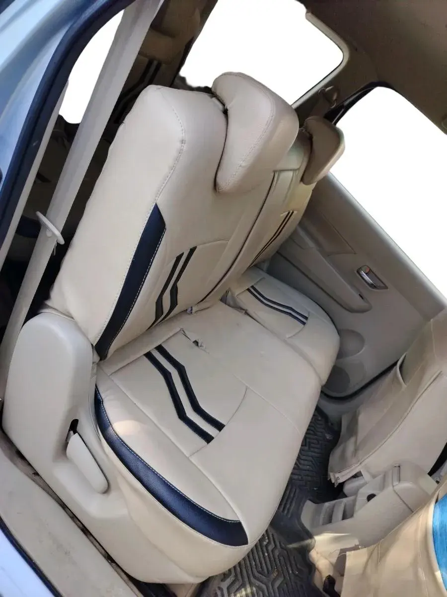 2022 Maruti Ertiga ZXI+ SHVS, Petrol, Manual, 32,896 km, interior