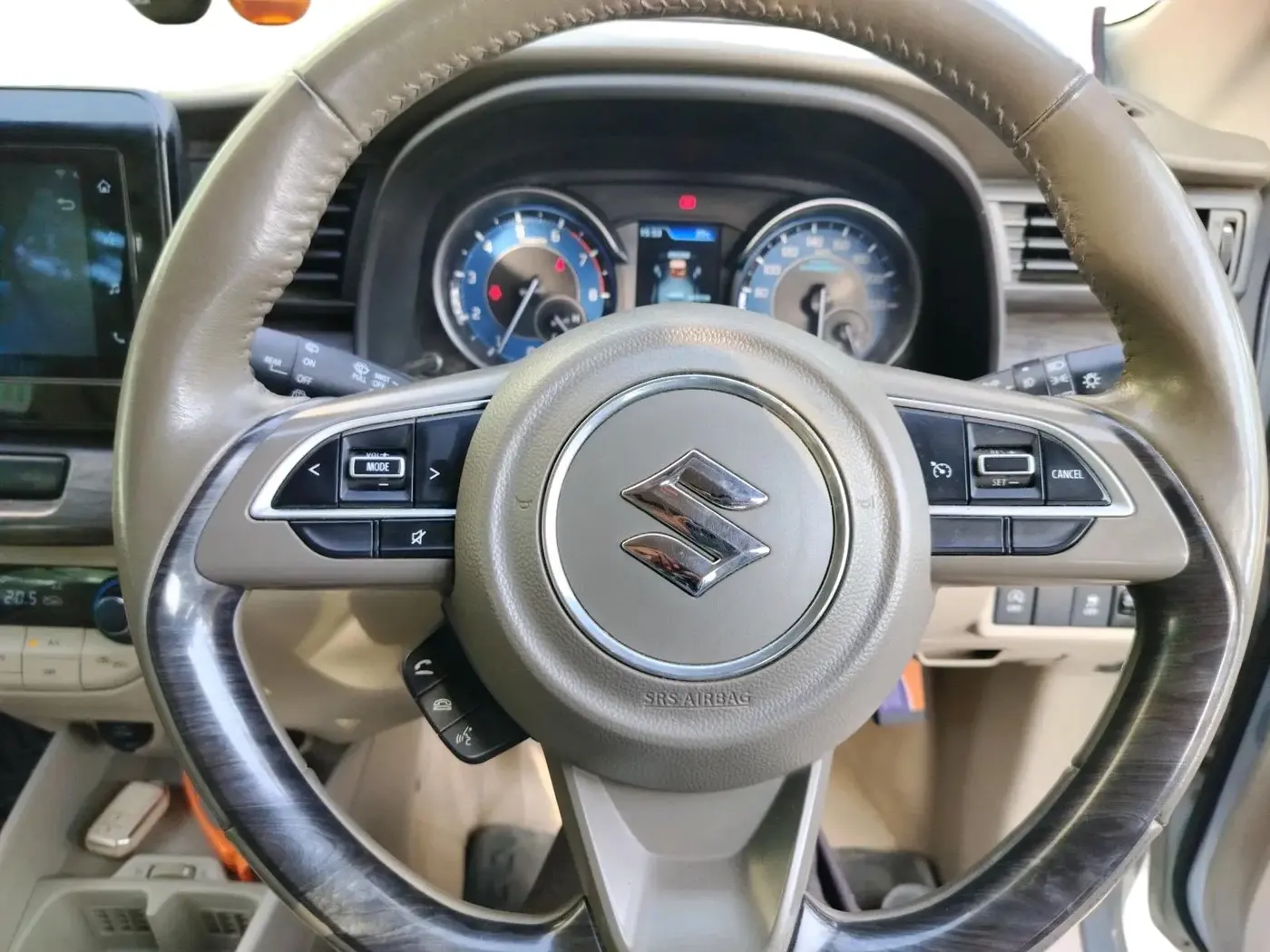 2022 Maruti Ertiga ZXI+ SHVS, Petrol, Manual, 32,896 km, interior