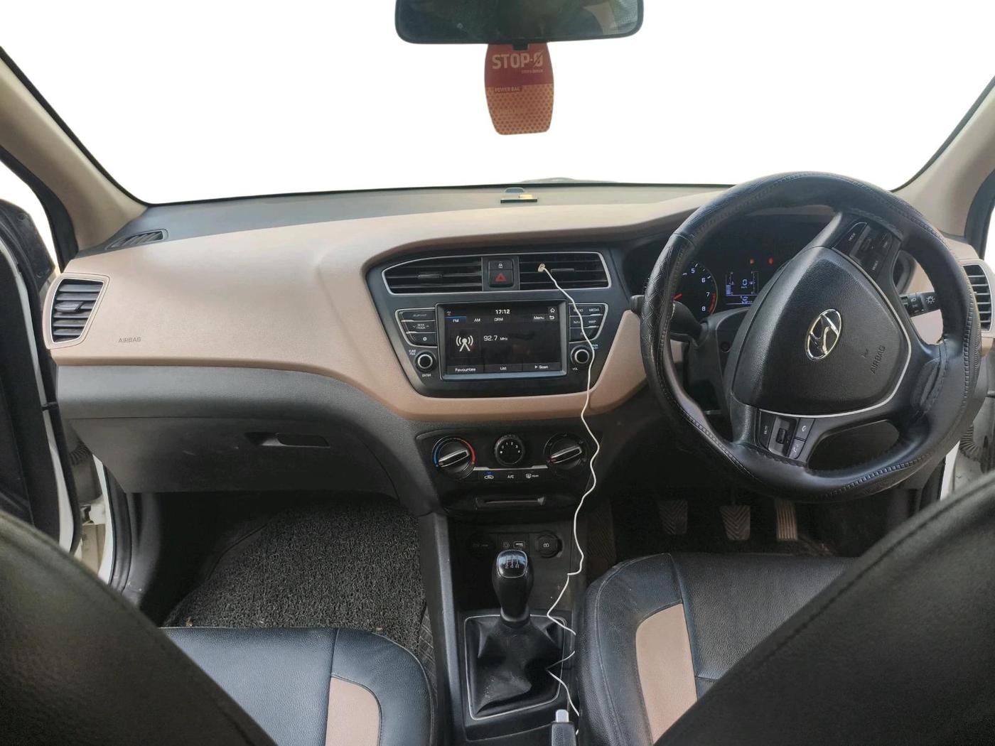 2020 Hyundai Elite i20 SPORTZ PLUS 1.2, Petrol, Manual, 60,958 km, interior