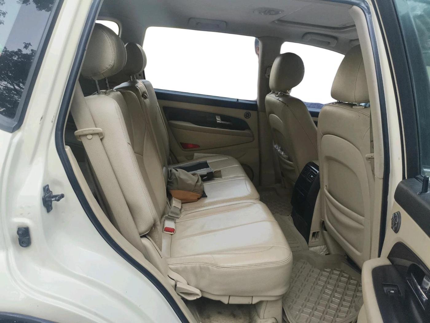 2015 Ssangyong Rexton RX7, Diesel, Automatic, 1,11,907 km, interior