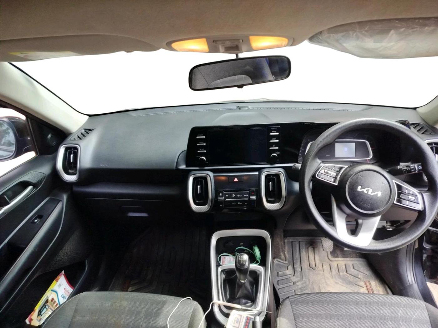 2022 KIA SONET HTK PLUS 1.0 IMT, Petrol, Manual, 50,093 km, interior