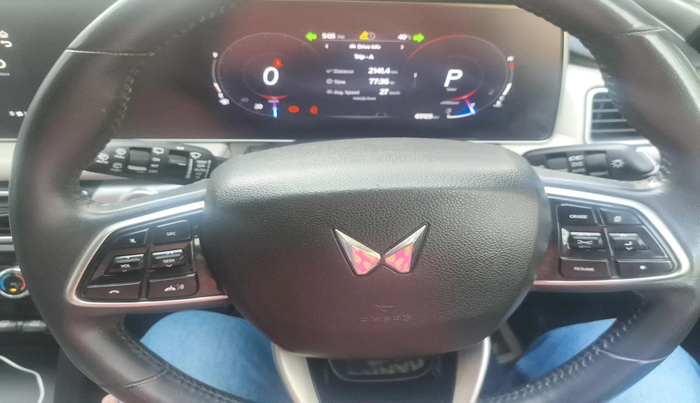 2022 Mahindra XUV700 AX 7 LUXURY D AWD AT 7 STR, Diesel, Automatic, 65,123 km, interior