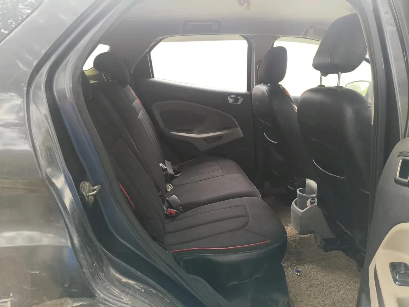2013 Ford Ecosport AMBIENTE 1.5L DIESEL, Diesel, Manual, 1,32,072 km, interior