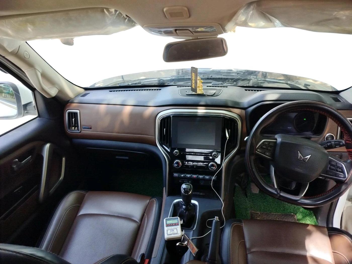 2023 Mahindra SCORPIO-N Z8 L DIESEL MT 2WD 7 STR, Diesel, Manual, 1,15,000 km, interior