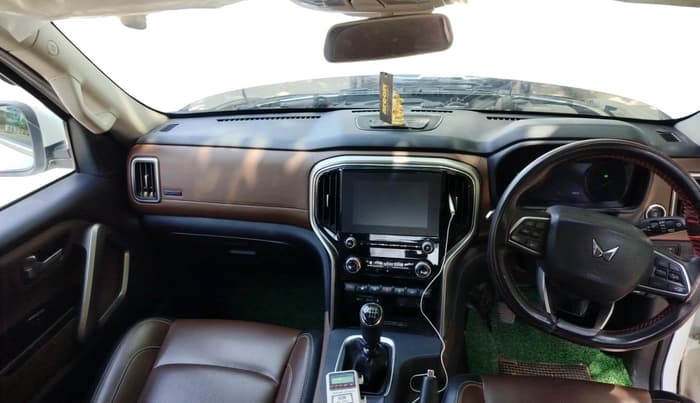 2023 Mahindra SCORPIO-N Z8 L DIESEL MT 2WD 7 STR, Diesel, Manual, 1,14,257 km, interior