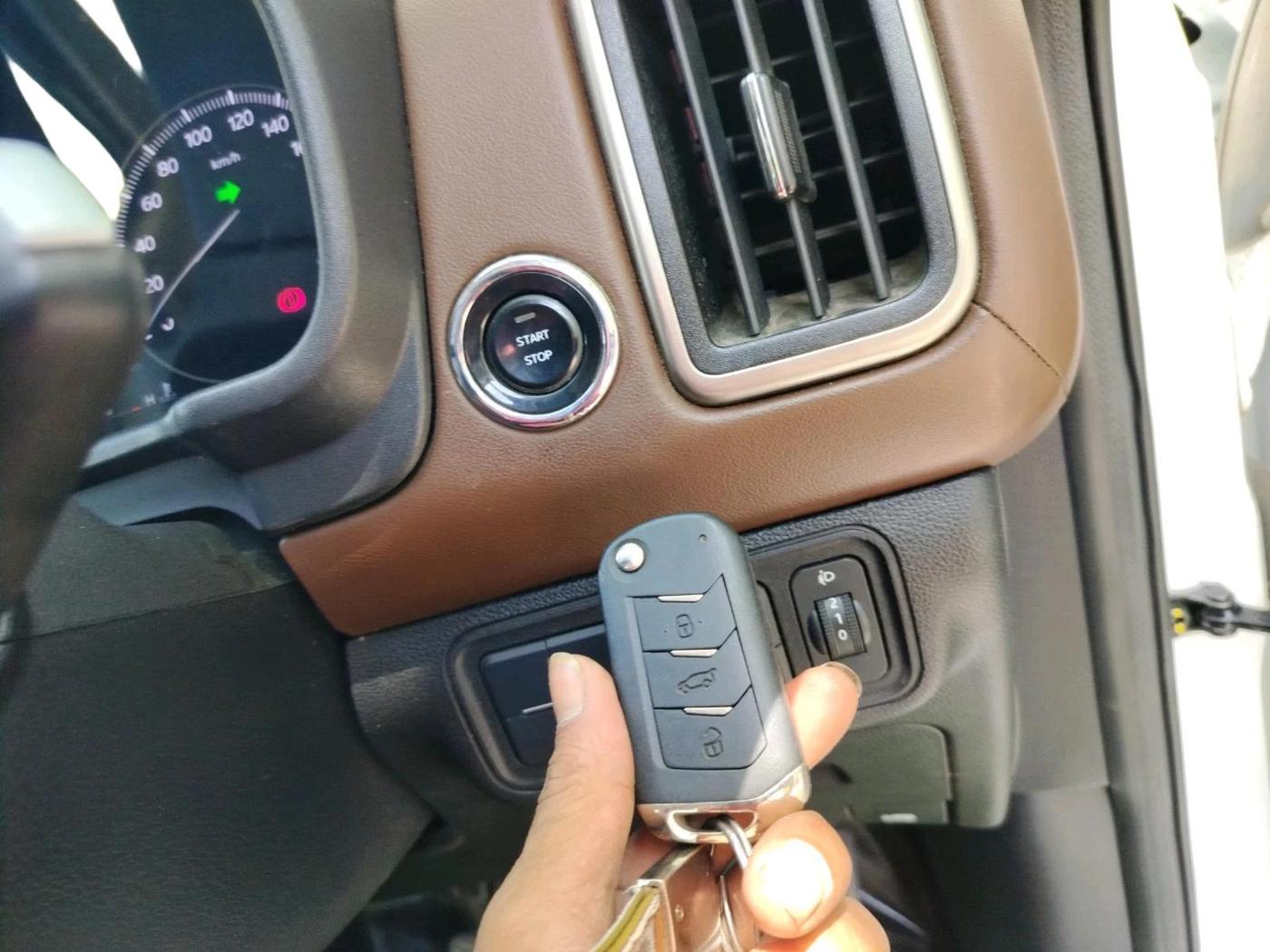 2023 Mahindra SCORPIO-N Z8 L DIESEL MT 2WD 7 STR, Diesel, Manual, 1,15,000 km, interior
