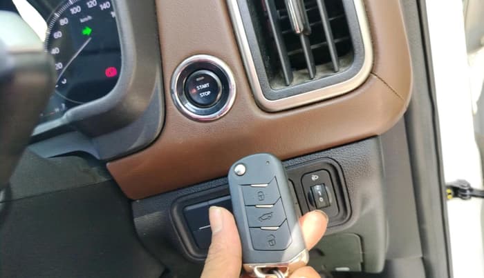 2023 Mahindra SCORPIO-N Z8 L DIESEL MT 2WD 7 STR, Diesel, Manual, 1,14,257 km, interior
