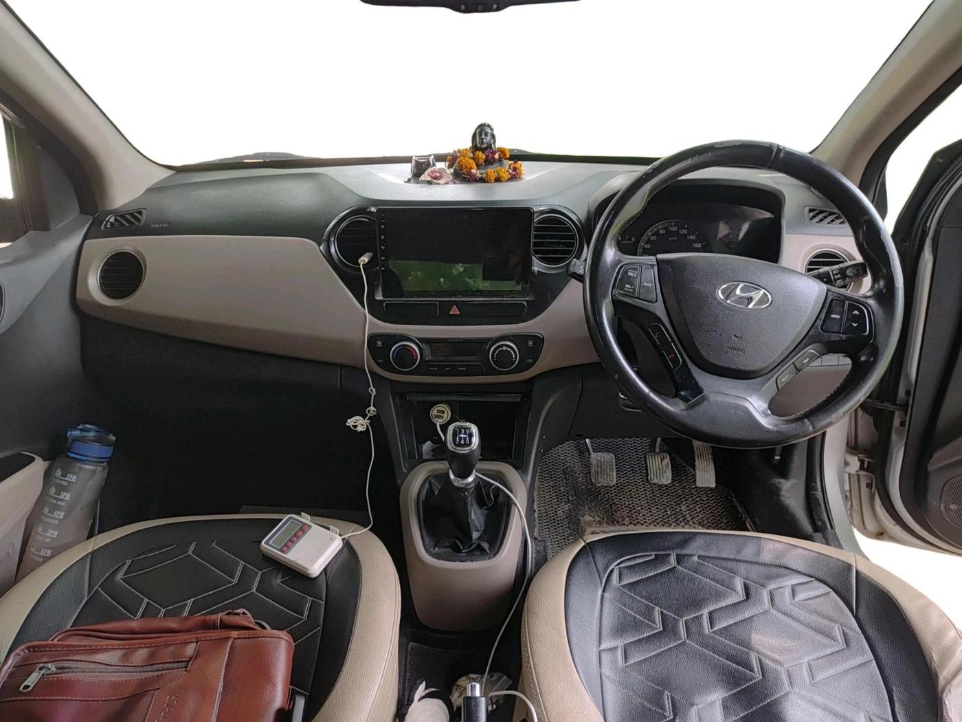2015 Hyundai Xcent SX 1.2 (O), CNG, Manual, 1,85,564 km, interior