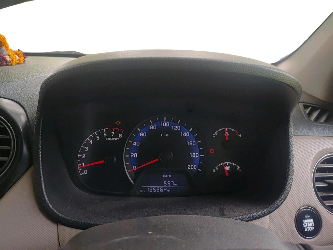 2015 Hyundai Xcent SX 1.2 (O), CNG, Manual, 1,85,564 km, interior