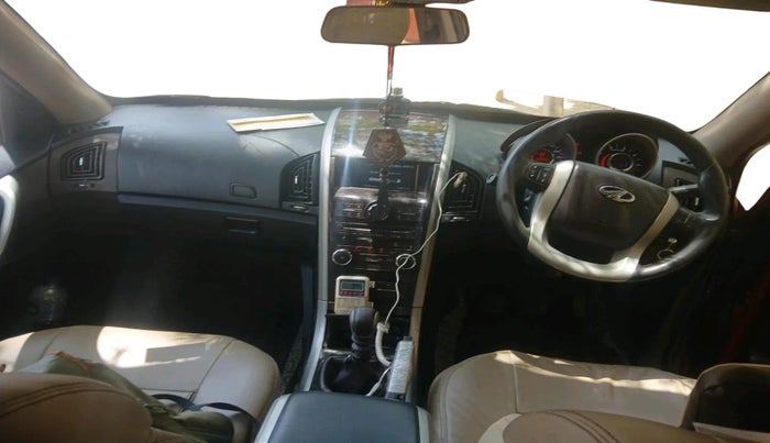 2014 Mahindra XUV500 W6, Diesel, Manual, 1,02,822 km, interior