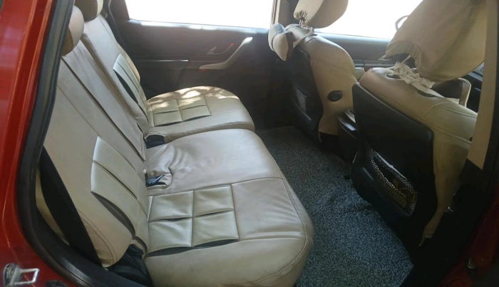 2014 Mahindra XUV500 W6, Diesel, Manual, 1,02,822 km, interior