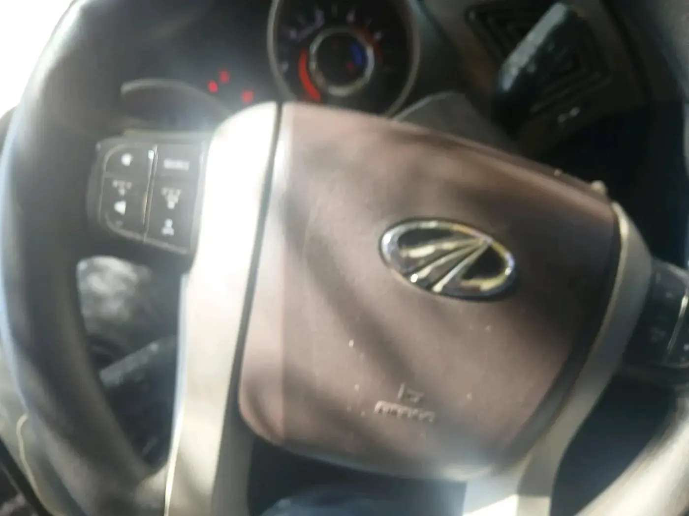 2014 Mahindra XUV500 W6, Diesel, Manual, 1,02,822 km, interior