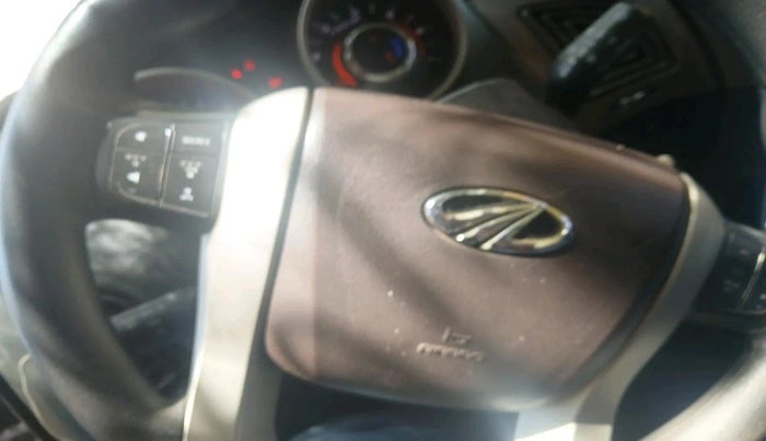 2014 Mahindra XUV500 W6, Diesel, Manual, 1,02,822 km, interior