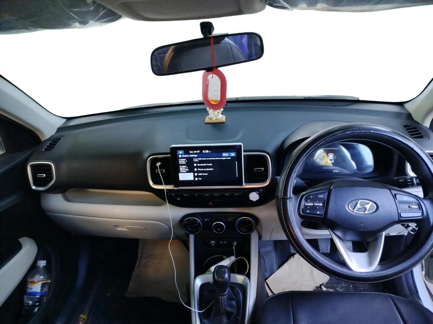 2024 Hyundai VENUE S 1.2, Petrol, Manual, 6,618 km, interior
