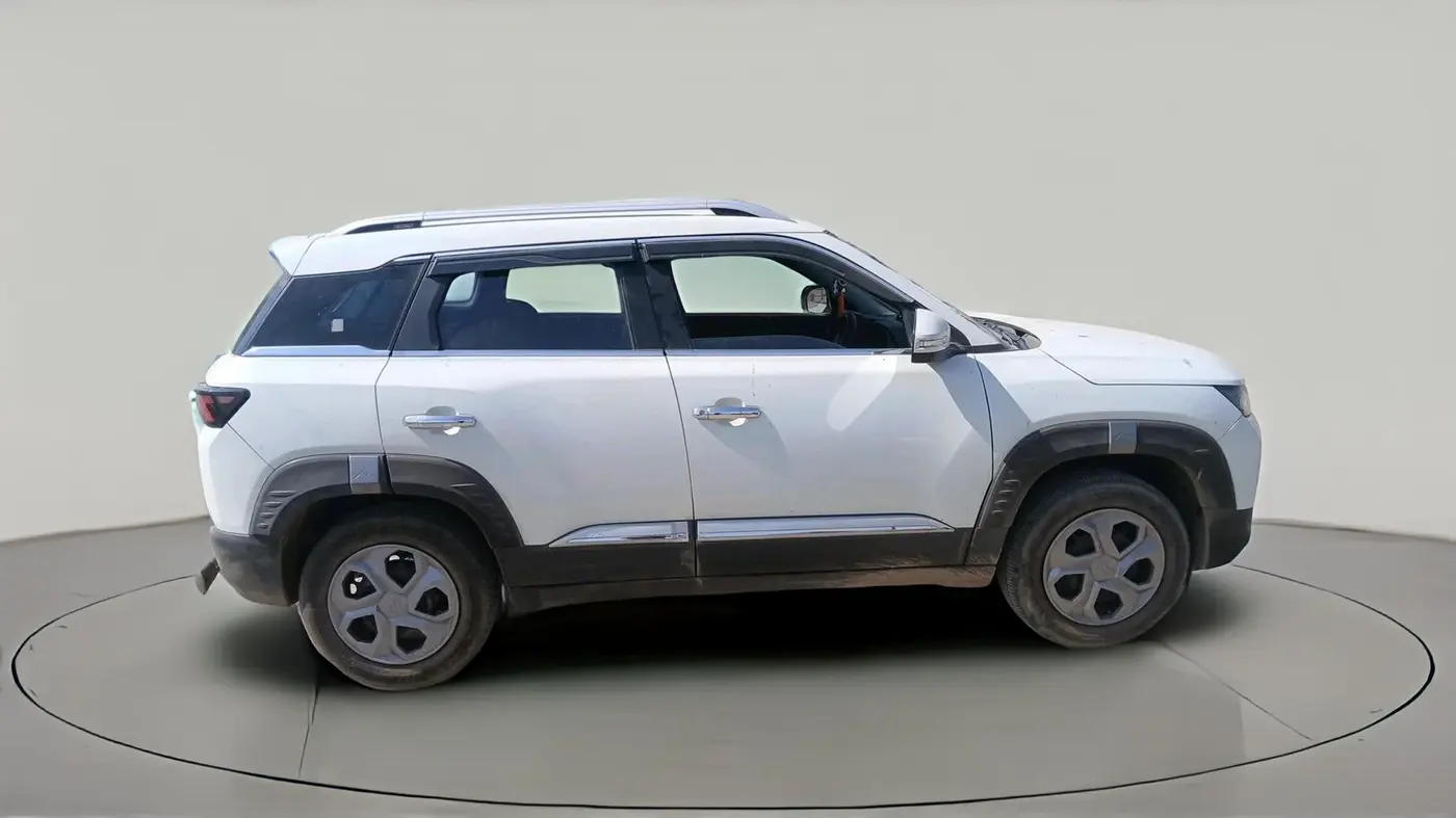 2024 Maruti BREZZA LXI, Petrol, Manual, 31,573 km, exterior