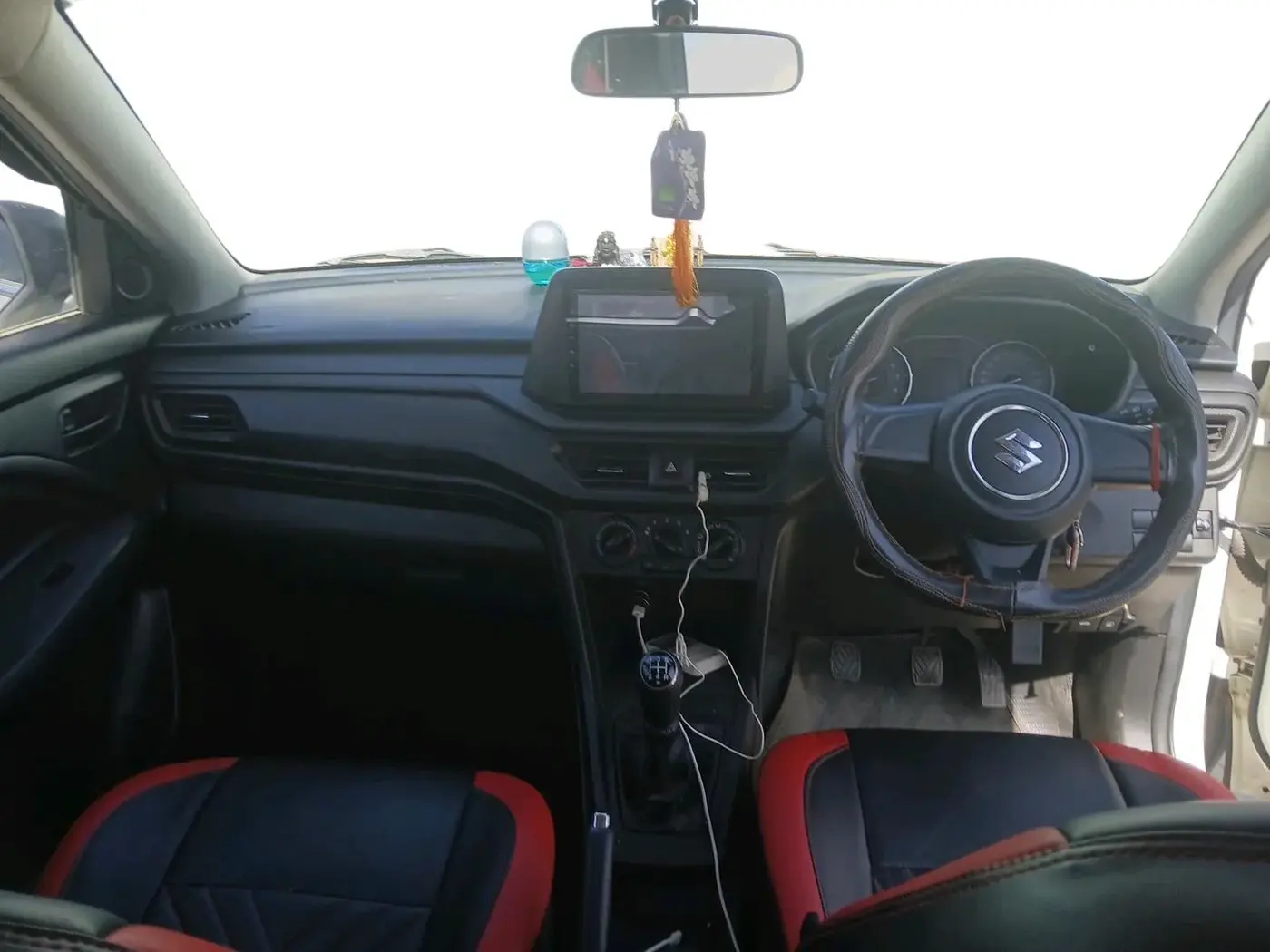 2024 Maruti BREZZA LXI, Petrol, Manual, 31,573 km, interior