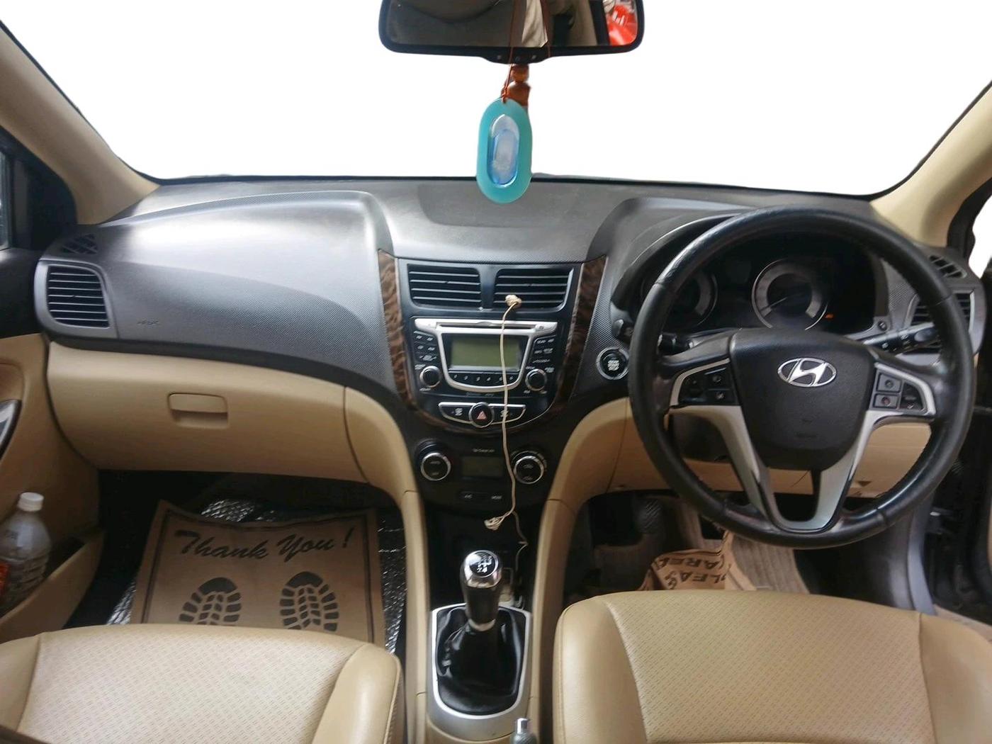2014 Hyundai Verna FLUIDIC 1.6 VTVT SX, Petrol, Manual, 1,24,075 km, interior