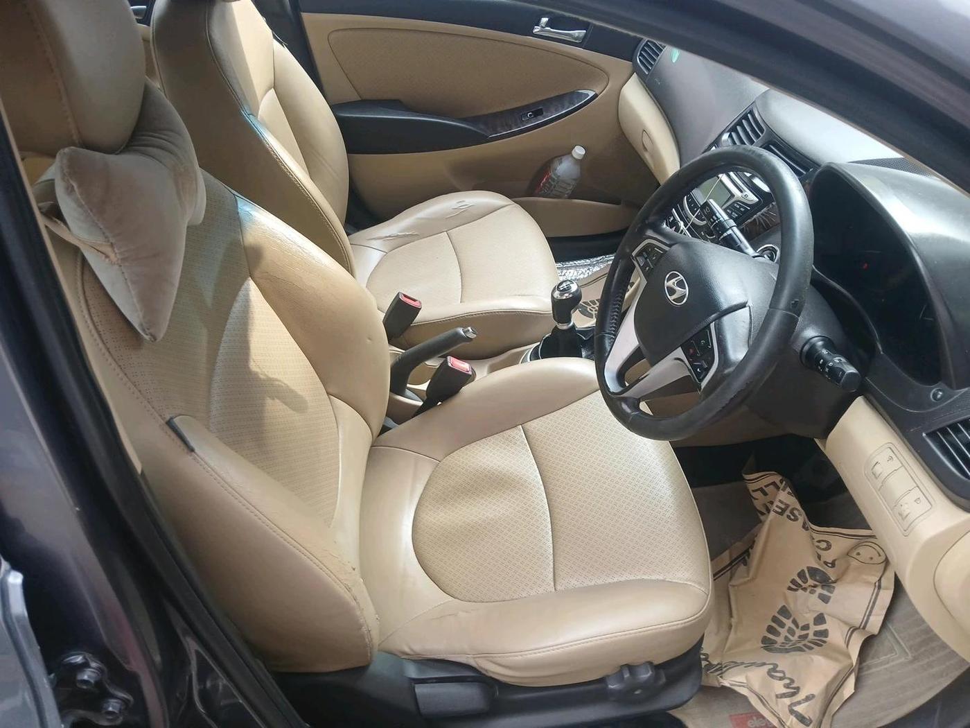 2014 Hyundai Verna FLUIDIC 1.6 VTVT SX, Petrol, Manual, 1,24,075 km, interior
