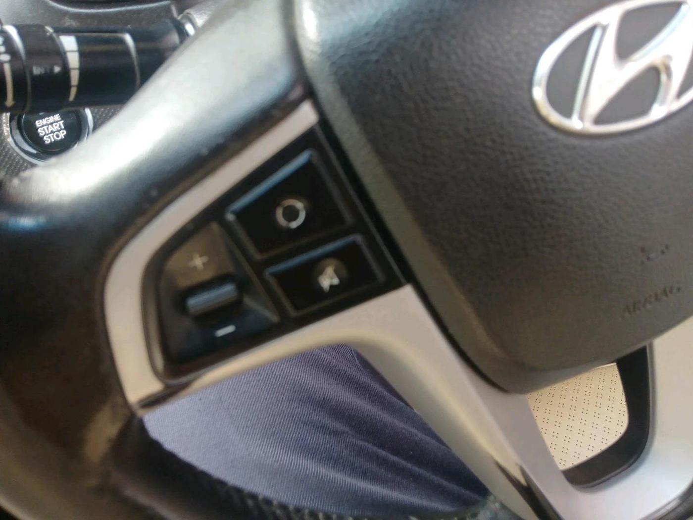 2014 Hyundai Verna FLUIDIC 1.6 VTVT SX, Petrol, Manual, 1,24,075 km, interior