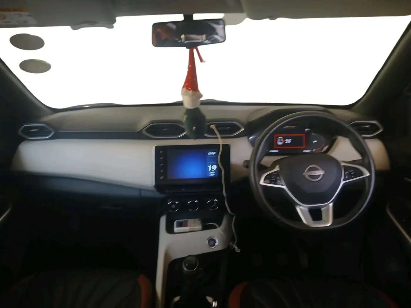 2023 Nissan MAGNITE XV MT, Petrol, Manual, 31,548 km, interior