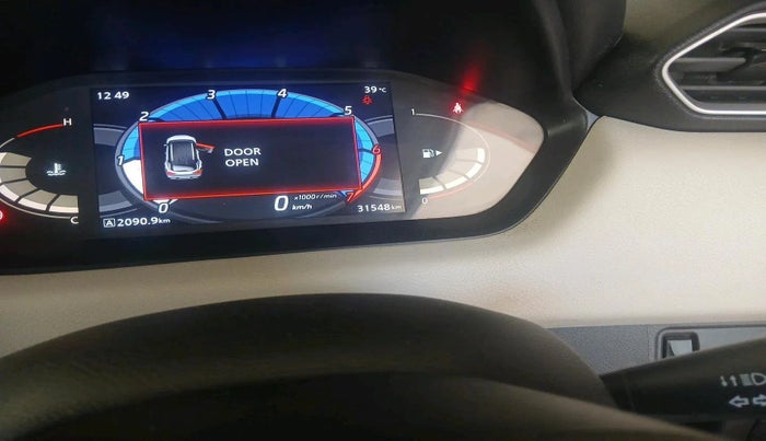 2023 Nissan MAGNITE XV MT, Petrol, Manual, 31,548 km, interior