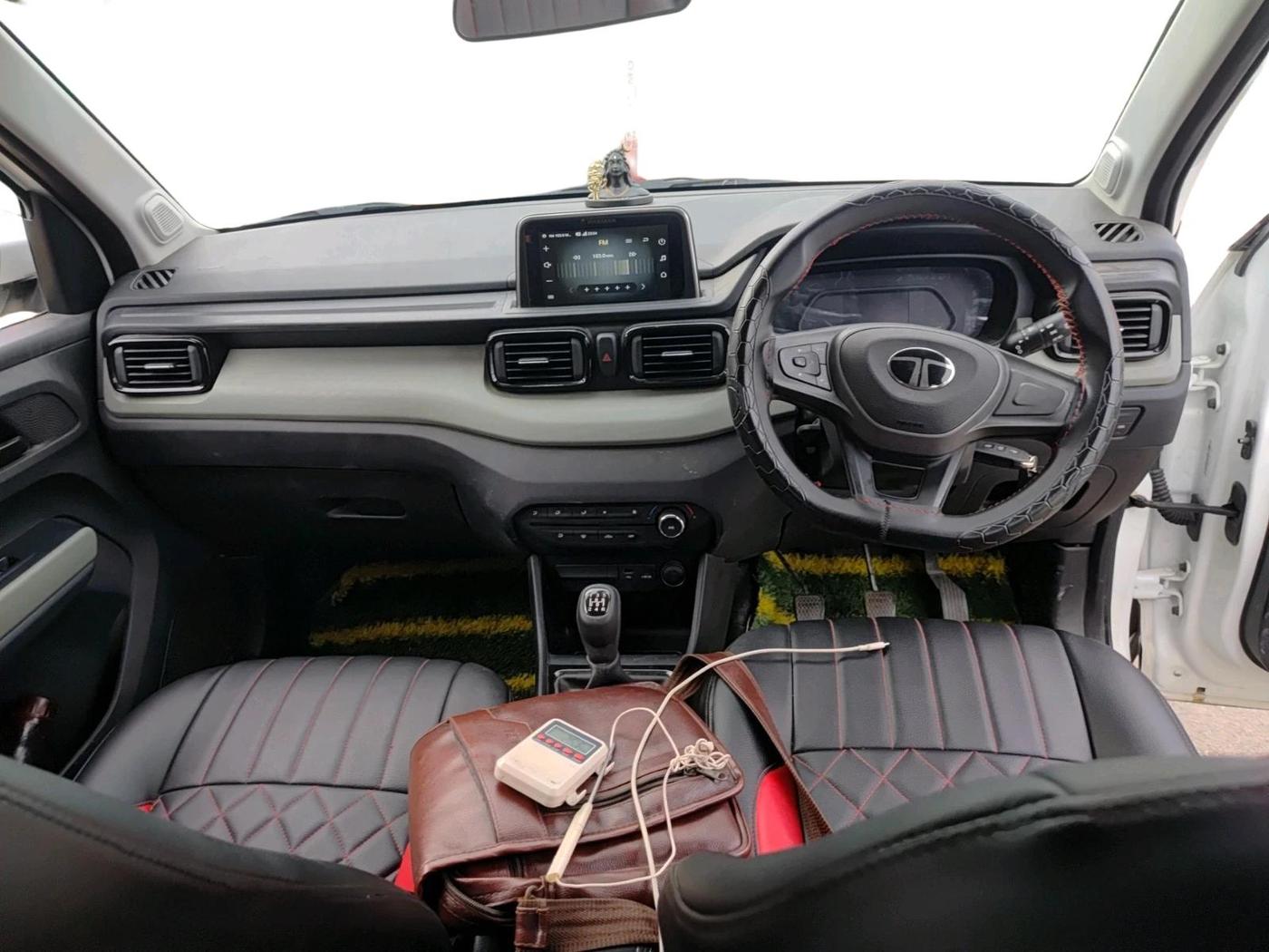 2025 Tata PUNCH Adventure Plus iCNG, CNG, Manual, 9,067 km, interior