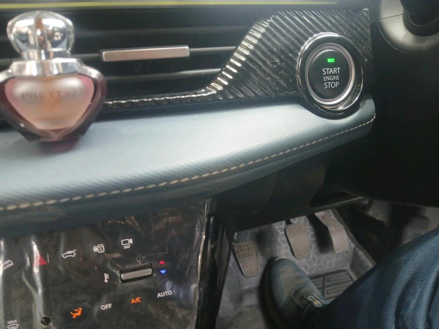 2025 Tata Curvv Creative Plus S 1.2 Petrol 6MT, Petrol, Manual, 14,952 km, interior