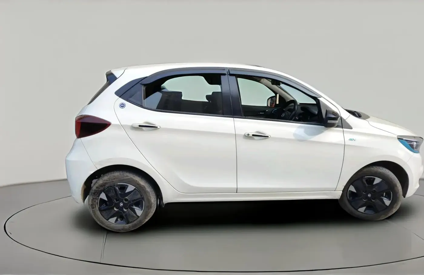 2024 Tata TIAGO EV XZ PLUS LONG RANGE, Electric, Automatic, 25,400 km, exterior