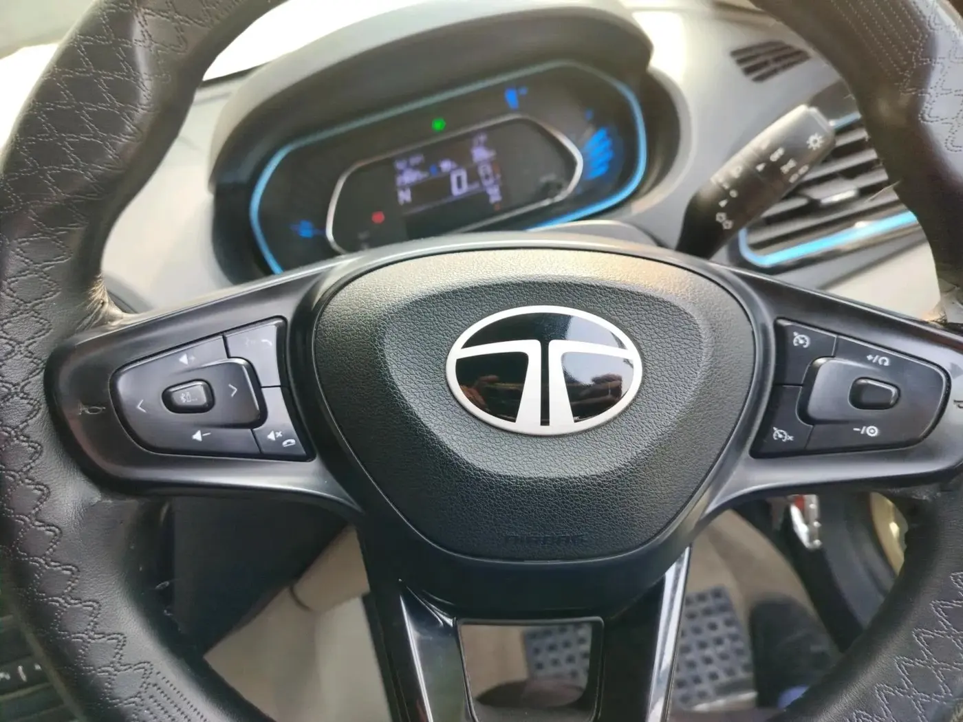 2024 Tata TIAGO EV XZ PLUS LONG RANGE, Electric, Automatic, 25,400 km, interior