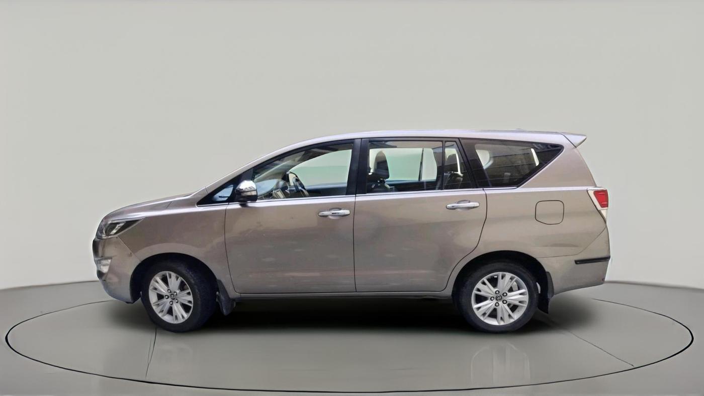 2016 Toyota Innova Crysta 2.4 ZX 7 STR, Diesel, Manual, 1,26,409 km, exterior