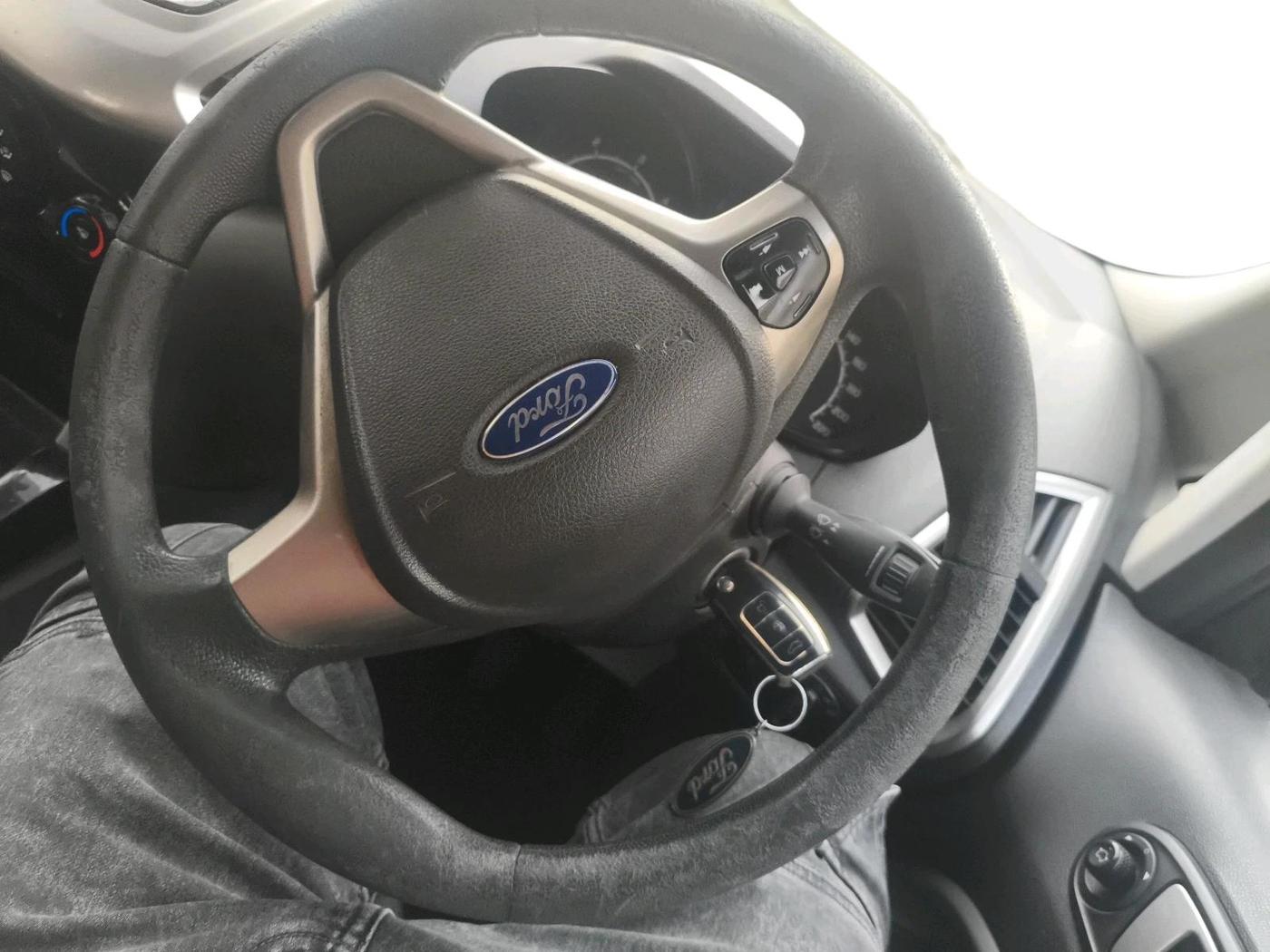 2014 Ford Ecosport TREND 1.5L DIESEL, Diesel, Manual, 1,19,066 km, interior