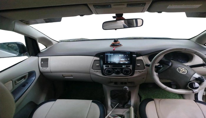 2012 Toyota Innova 2.5 GX 8 STR, Diesel, Manual, 1,19,235 km, interior