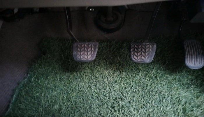 2012 Toyota Innova 2.5 GX 8 STR, Diesel, Manual, 1,19,235 km, interior