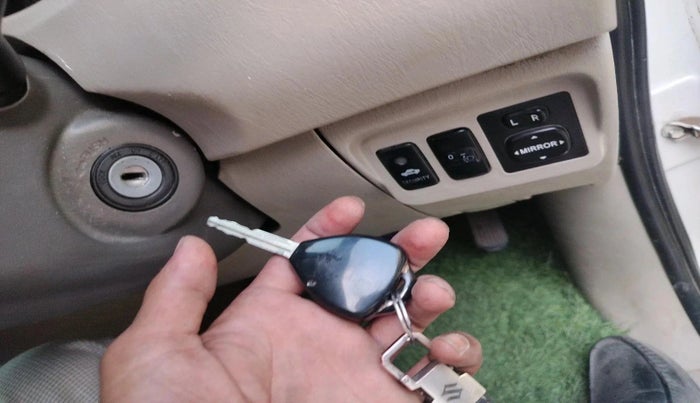 2012 Toyota Innova 2.5 GX 8 STR, Diesel, Manual, 1,19,235 km, interior