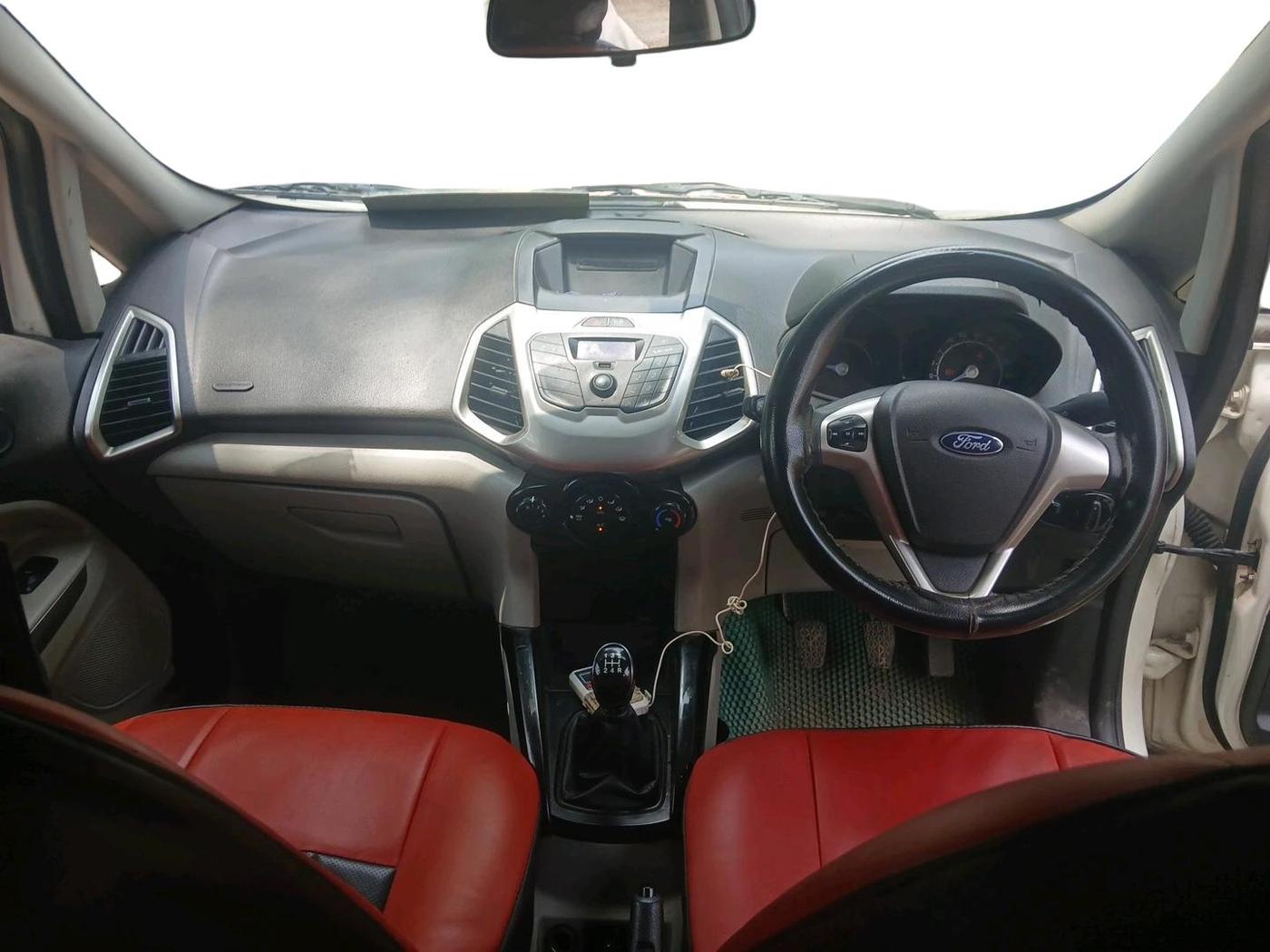 2016 Ford Ecosport TREND 1.5L DIESEL, Diesel, Manual, 1,04,231 km, interior