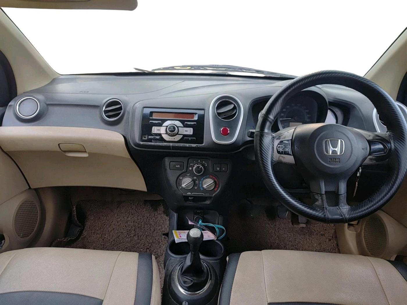 2014 Honda Mobilio 1.5L I-DTEC V, Diesel, Manual, 2,26,161 km, interior