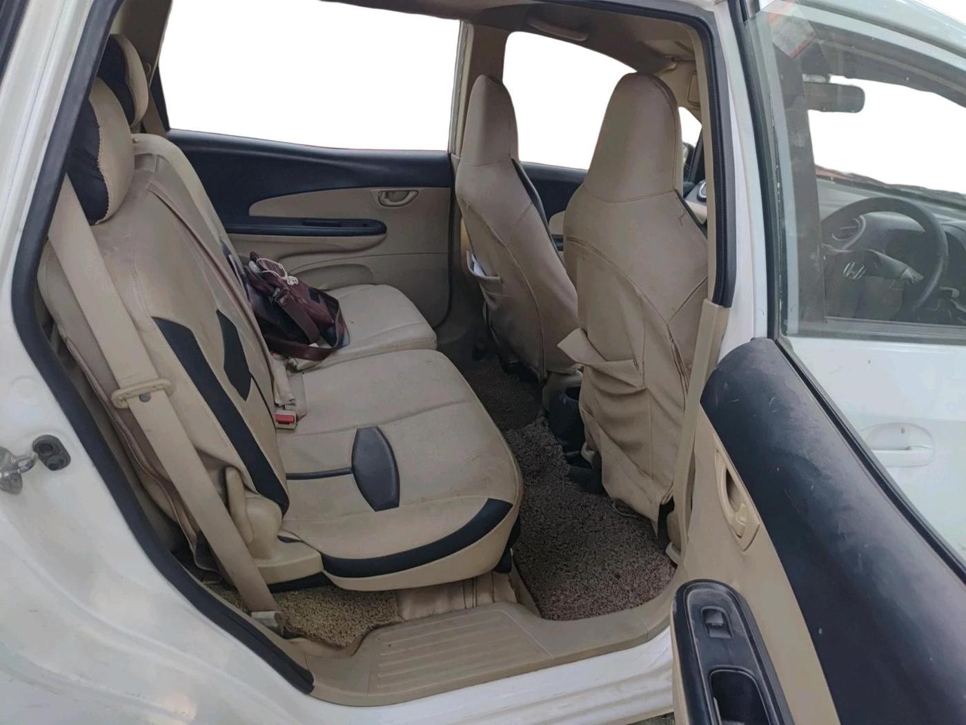 2014 Honda Mobilio 1.5L I-DTEC V, Diesel, Manual, 2,26,161 km, interior