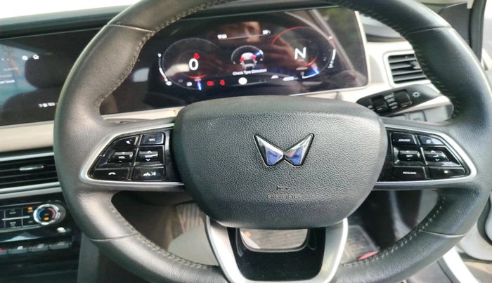 2023 Mahindra XUV700 AX 7 LUXURY D MT 7 STR, Diesel, Manual, 43,315 km, interior