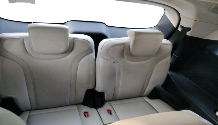 2023 Mahindra XUV700 AX 7 LUXURY D MT 7 STR, Diesel, Manual, 43,315 km, interior