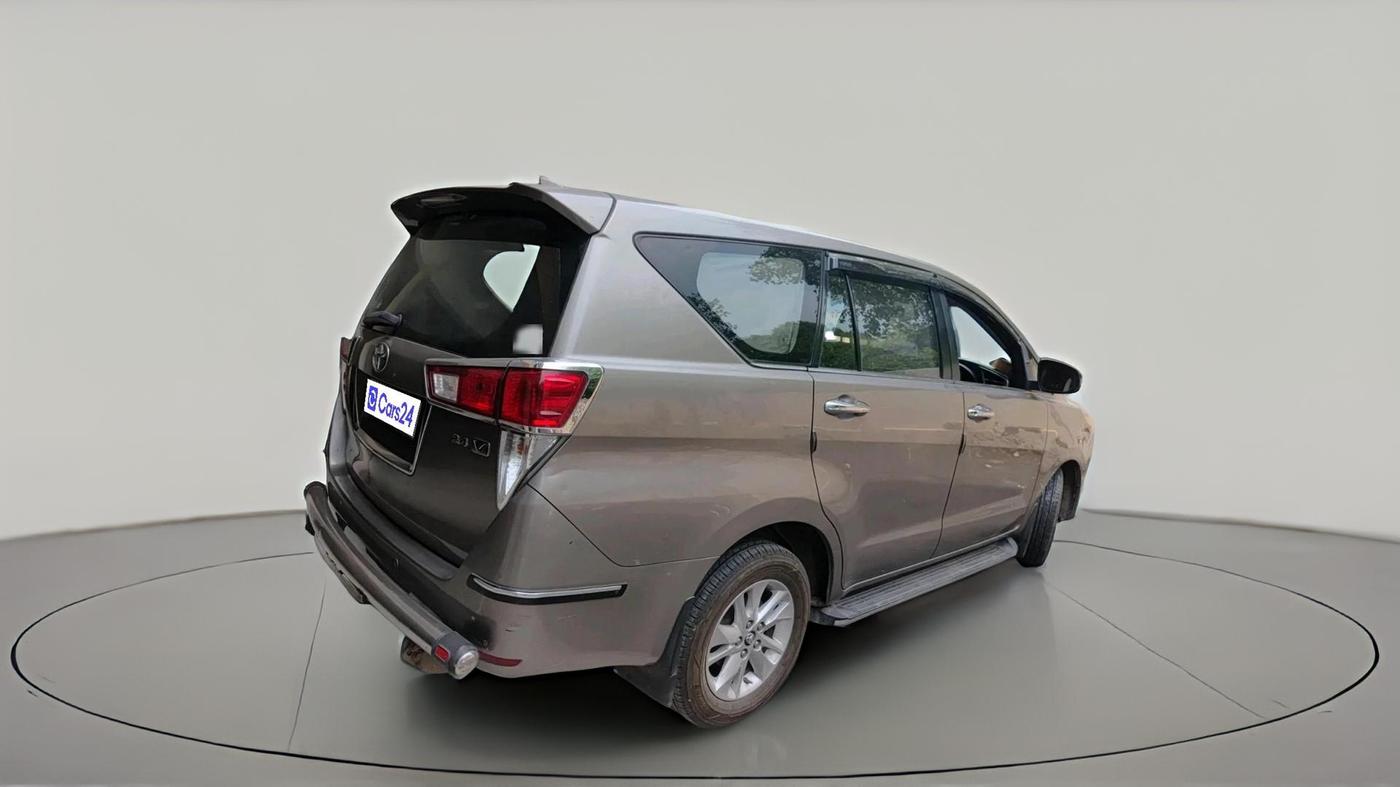 2018 Toyota Innova Crysta 2.4 VX 7 STR, Diesel, Manual, 1,02,966 km, exterior