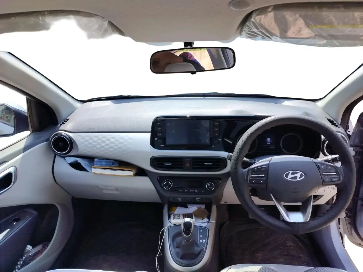 2025 Hyundai GRAND I10 NIOS Sportz (O) 1.2 Kappa AMT, Petrol, Automatic, 6,606 km, interior