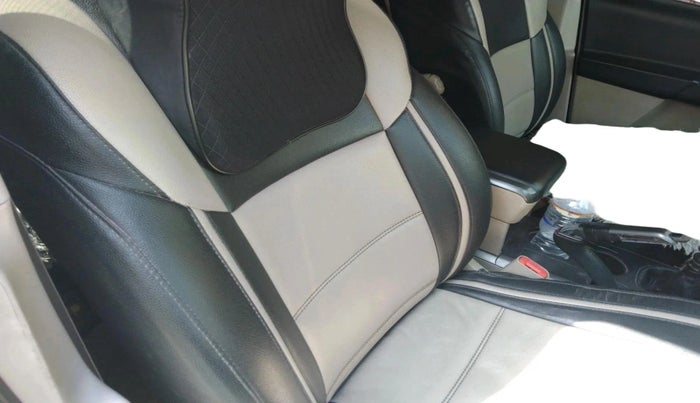 2018 Mahindra XUV500 W6, Diesel, Manual, 69,390 km, interior